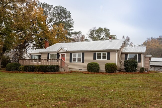 Beautifully updated ranch-style home offer... - Beautifully updated ranch-style home offer...