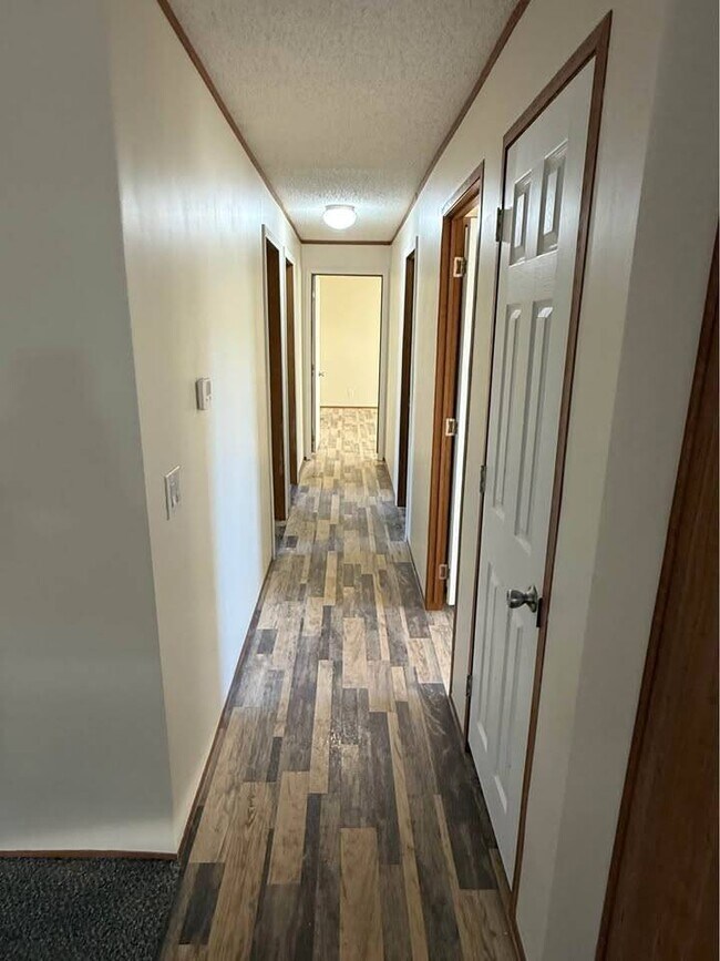 Photo - 1322 Cambridge Ln