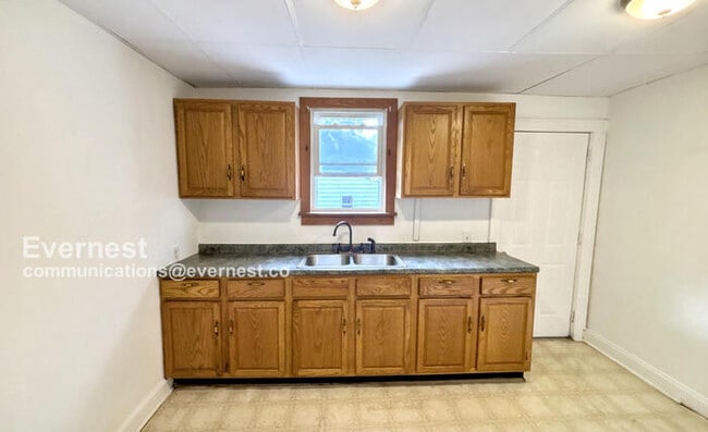 Photo - 661 S Burgess Ave