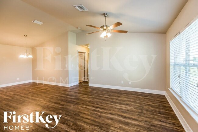 Photo - 703 SW 13th Terrace