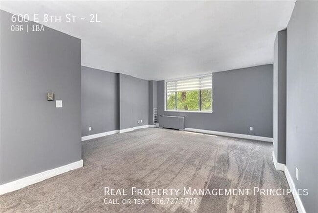 Photo - 600 E 8th St