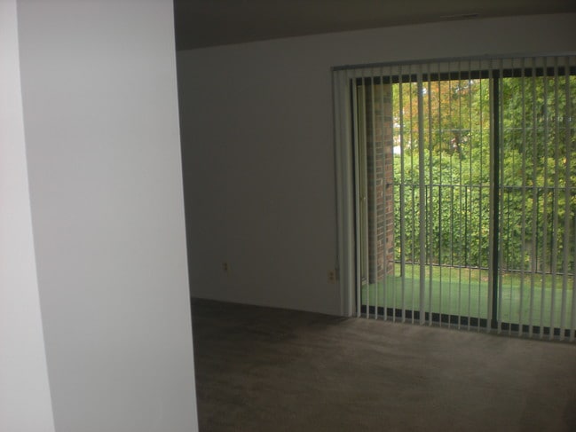 LIVING ROOM - 20380 Purlingbrook St Unit 20418