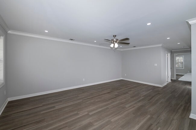 Fairfield Knolls at Farmingdale Village