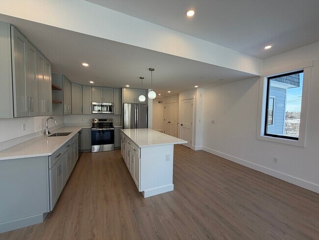 Photo - 1060 Main St Unit 305