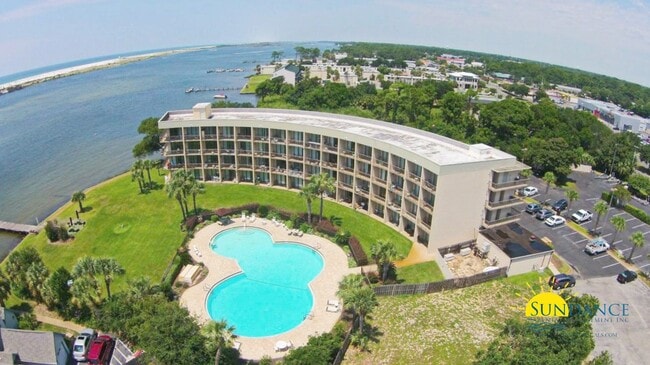 Building Photo - Fully Furnished Condo Unit in Fort Walton Beach!