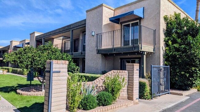 Photo - 2228 E Campbell Ave Unidad 234