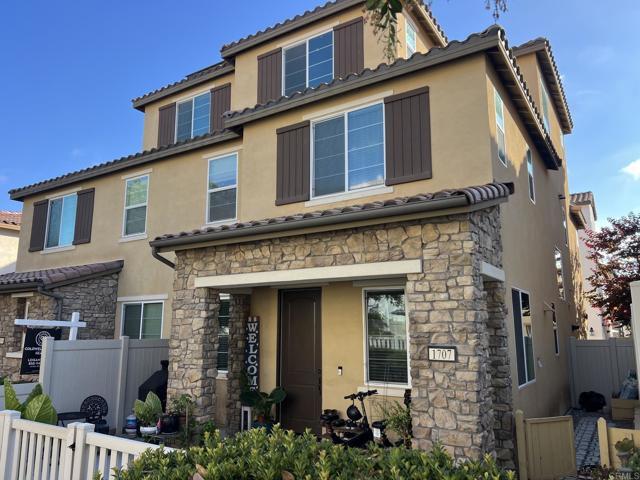 Building Photo - 1707 Frangipani Ave