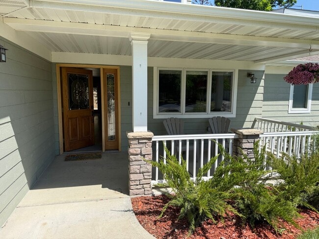 Photo - 3 Bed 2 Bath Large Beautiful Home