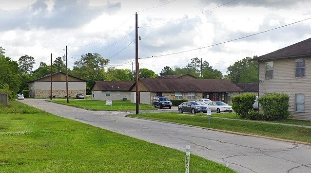 Photo - 210 N Beglis Pkwy