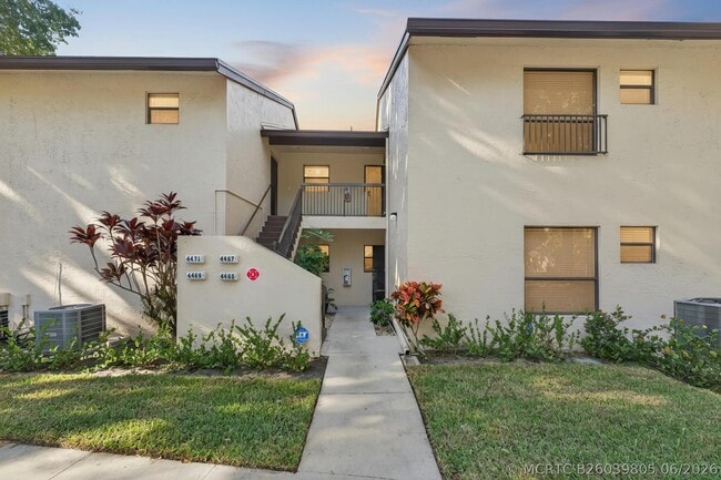 Building Photo - 4467 Carambola Cir S