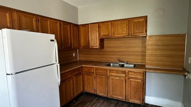 460-58 E123rd