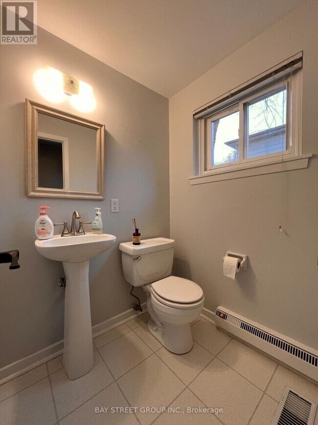 Photo - 3195 Valmarie Ave