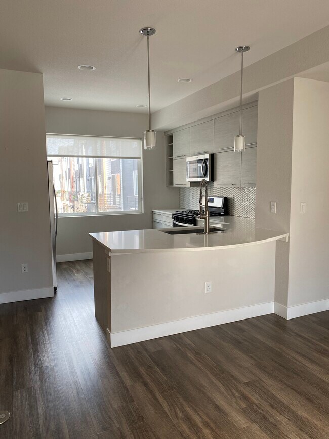 Photo - 5559 W 10th Ave