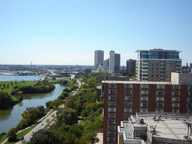 Harborside Apartments For Rent In Milwaukee Wi Forrent Photo Harborside Apartments