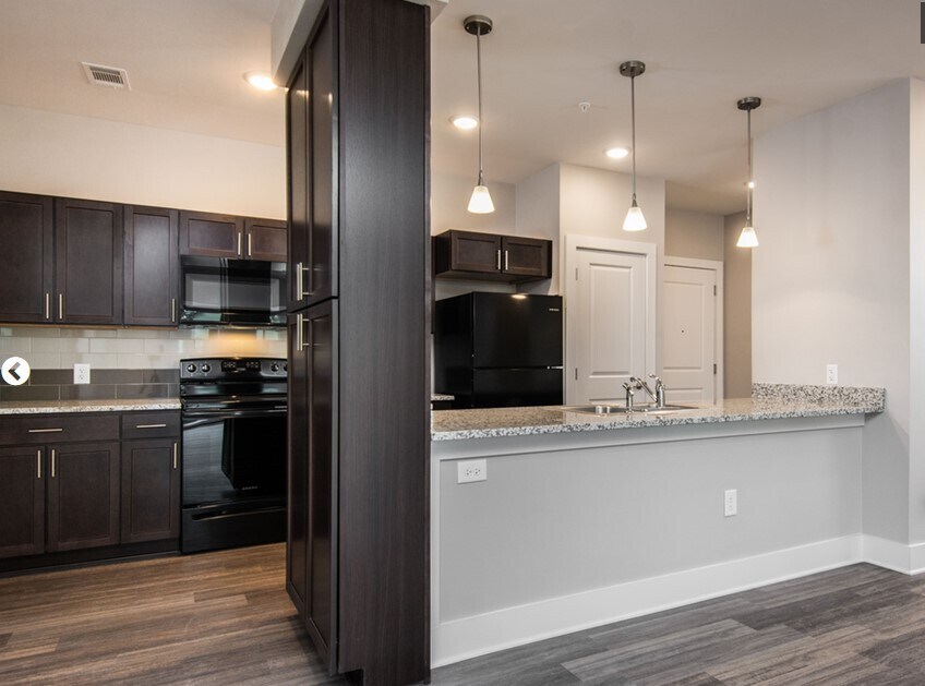 Photo - Barrett Manor