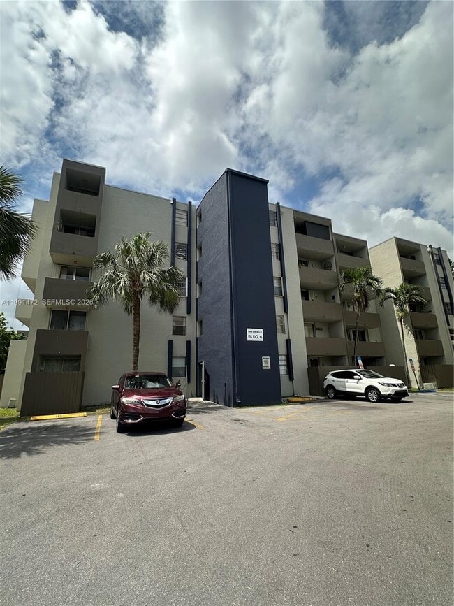 Building Photo - 10090 NW 80th Ct Unit 1350