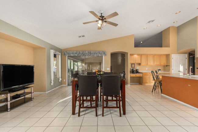 Photo - Spectacular 5 bdrm Home, OFFERS SOLAR ELECTRIC!