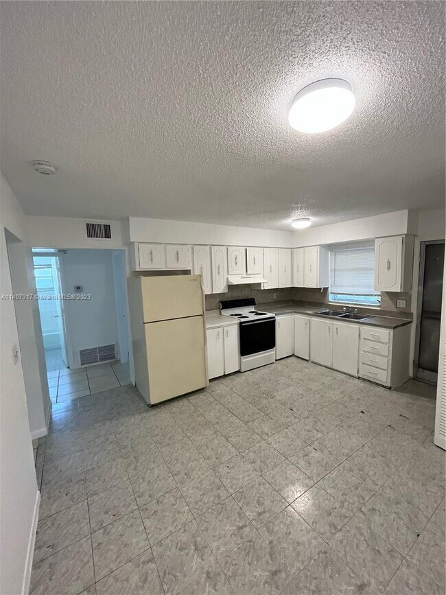 Photo - 1490 NW 20th St