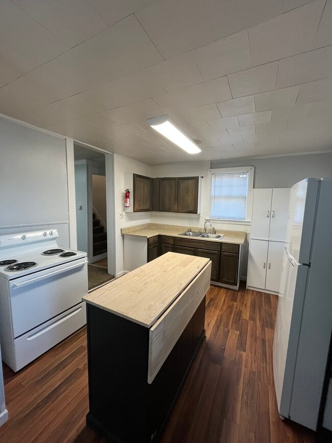 Photo - 1227 E Chestnut St