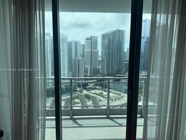 Photo - 90 SW 3rd St Unidad 90 SW 3rd St # 3203