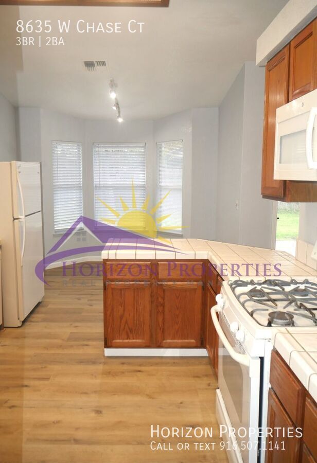 Photo - 8635 W Chase Ct