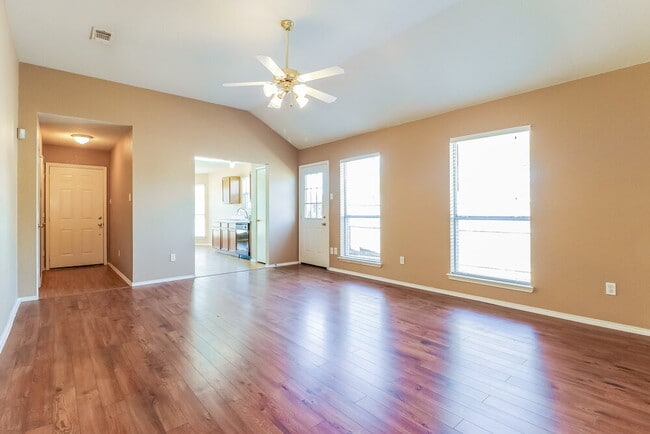 Photo - 1101 Darren Dr