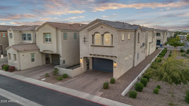 Building Photo - 280 E Aster Dr