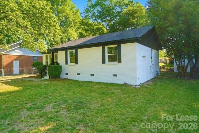 Photo - 6126 Amberly Ln