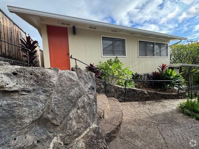 Building Photo - 2114 Wilder Ave Unit 'Ohana Rental
