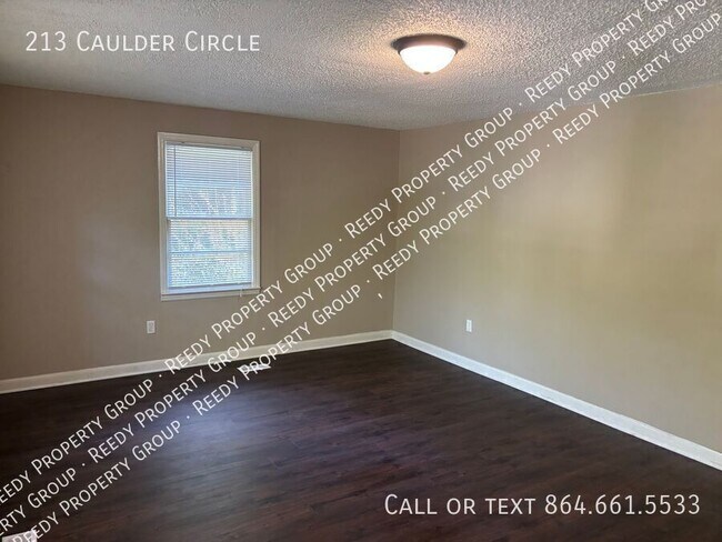 Photo - 213 Caulder Cir