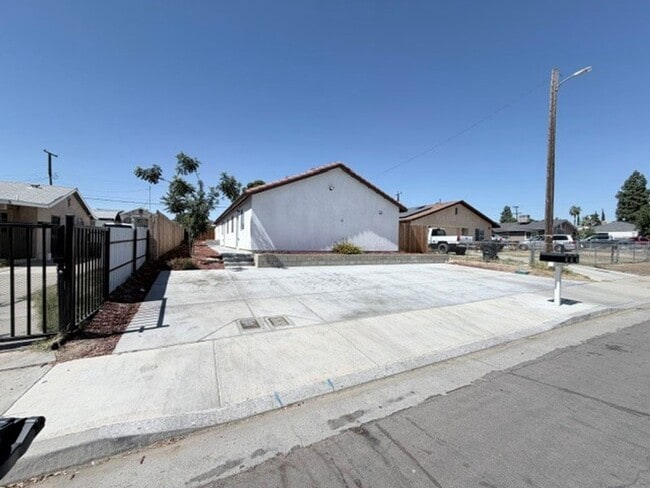 Building Photo - 1222 Jeffrey St Unit #C