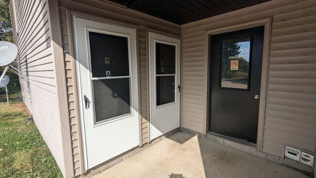 Photo - MN Cedar Village (809) Unidad Apt B