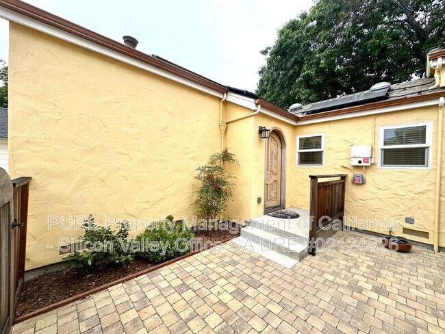 Photo - 125 Dake Ave Unidad A