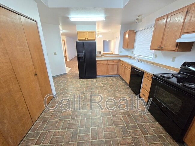 Photo - 5205 S Smith Ct