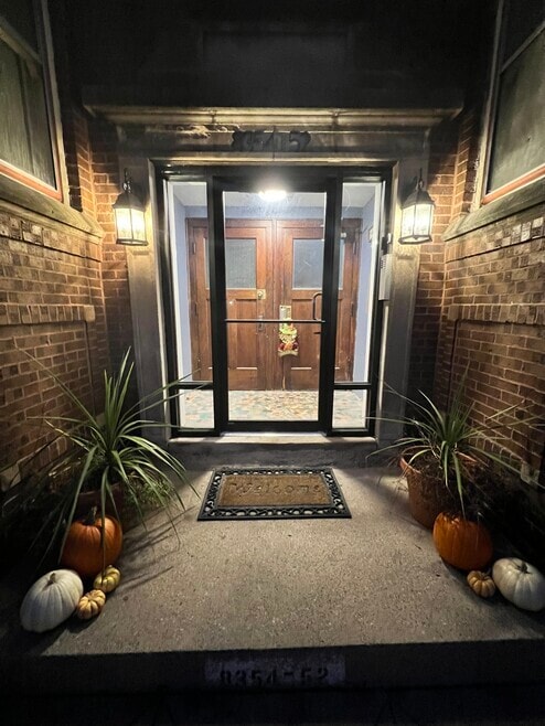 Building Photo - 8354 S Marshfield Ave