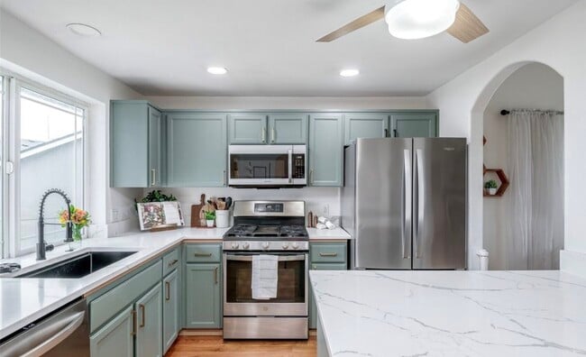 Photo - 16669 Rainier View Dr SE