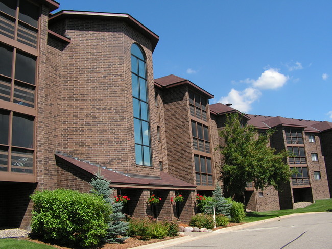 Building - Poplar Bridge Apartments