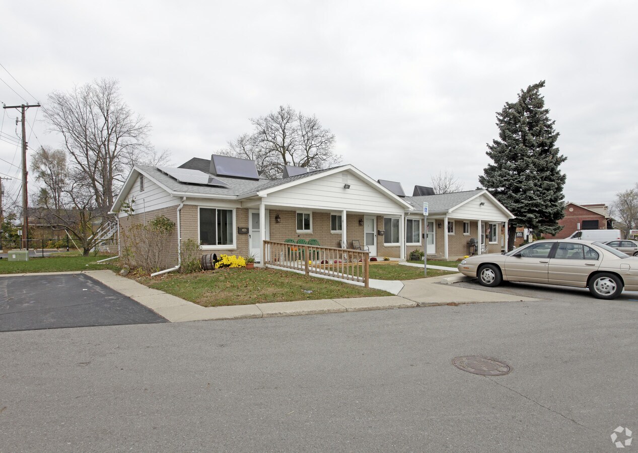 Photo - Oxford Square Apartments