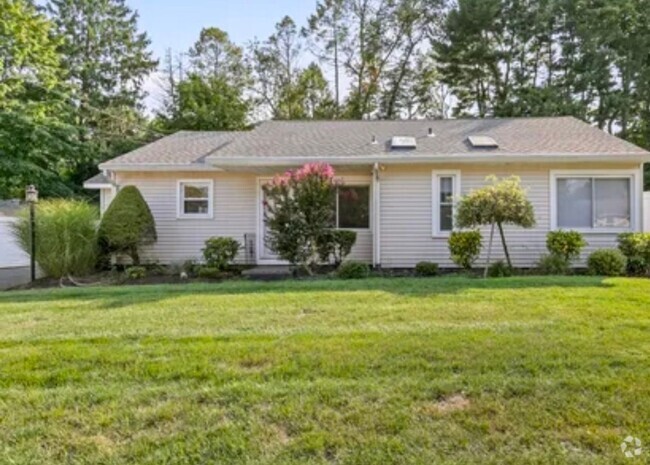 Building Photo - Charming 3BR House in East Haven