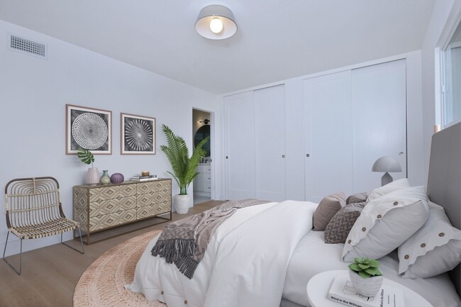 Photo - A Santa Monica Sanctuary: 834 Fourth Street