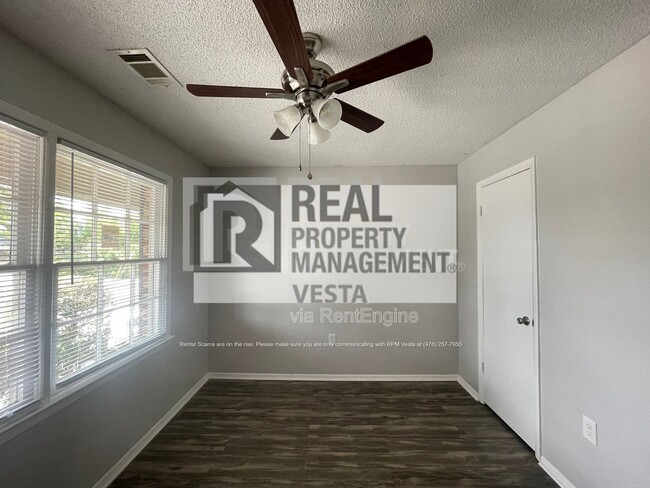 Photo - 406 Russell Pkwy Unit 2