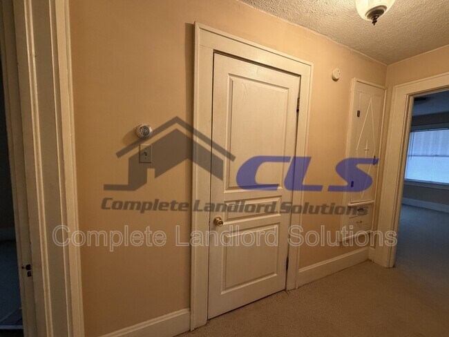 Photo - 2519 Cruft St