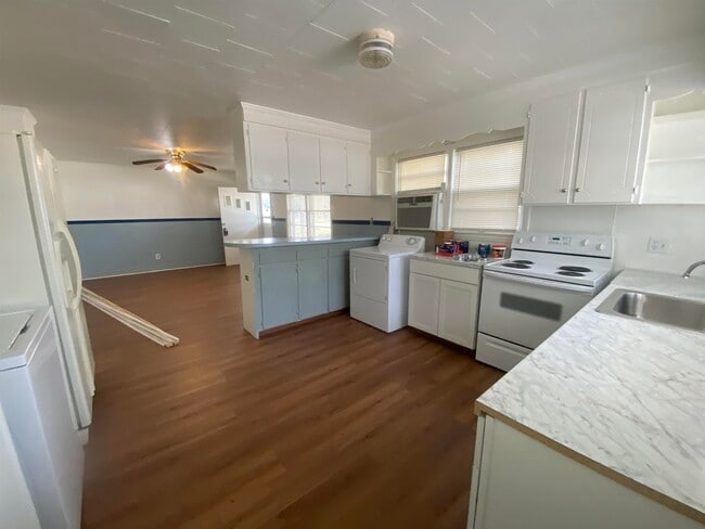 Photo - 2811 Sand Dunes Dr