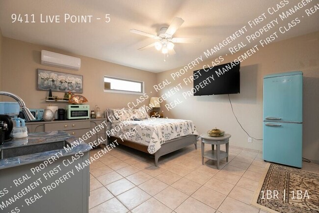 Building Photo - 9411 Live Point Unit 5