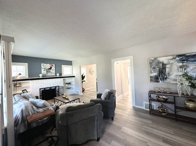 Photo - 3288 Kildare Rd