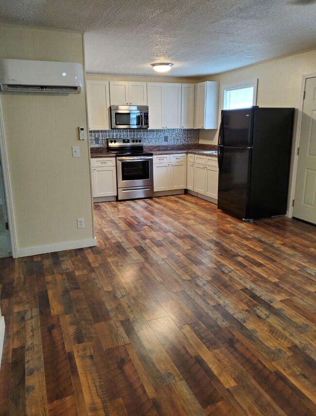 Kitchen/Dining - 1615 Highway 91 Unidad Apartment 3