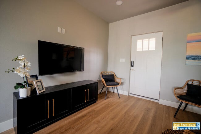 Photo - 111 W Sunny Isle Dr Unit 202