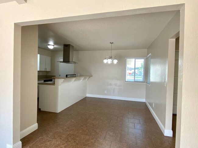 Photo - $2,200 Gettysburg & Minniewawa, 3 Bedroom - Across From Tarpey Elementary