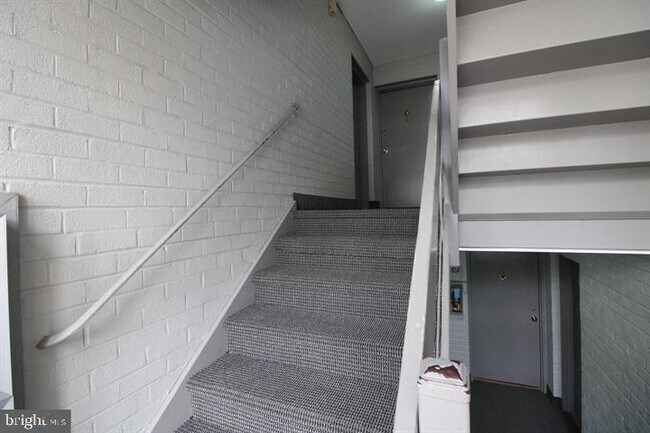 5610 Bloomfield Dr Unit 101
