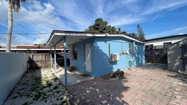 Photo - 2645 SW 33rd Ave Unit 2